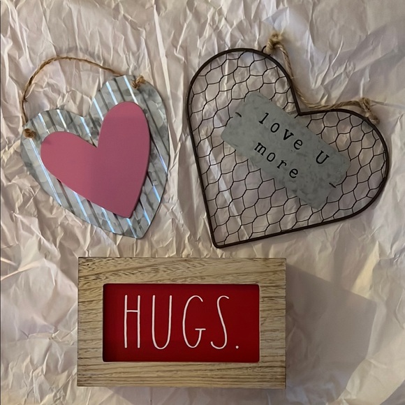 Other - Valentine’s Day Bundle Heart Wall Art Set - Pink, Red, Metal